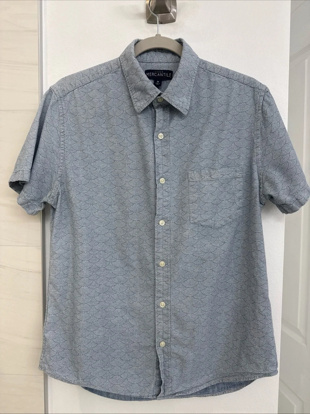 J Crew Mercantile Shirt Medium Blue Chambray Short Sleeve Button Up Geometric